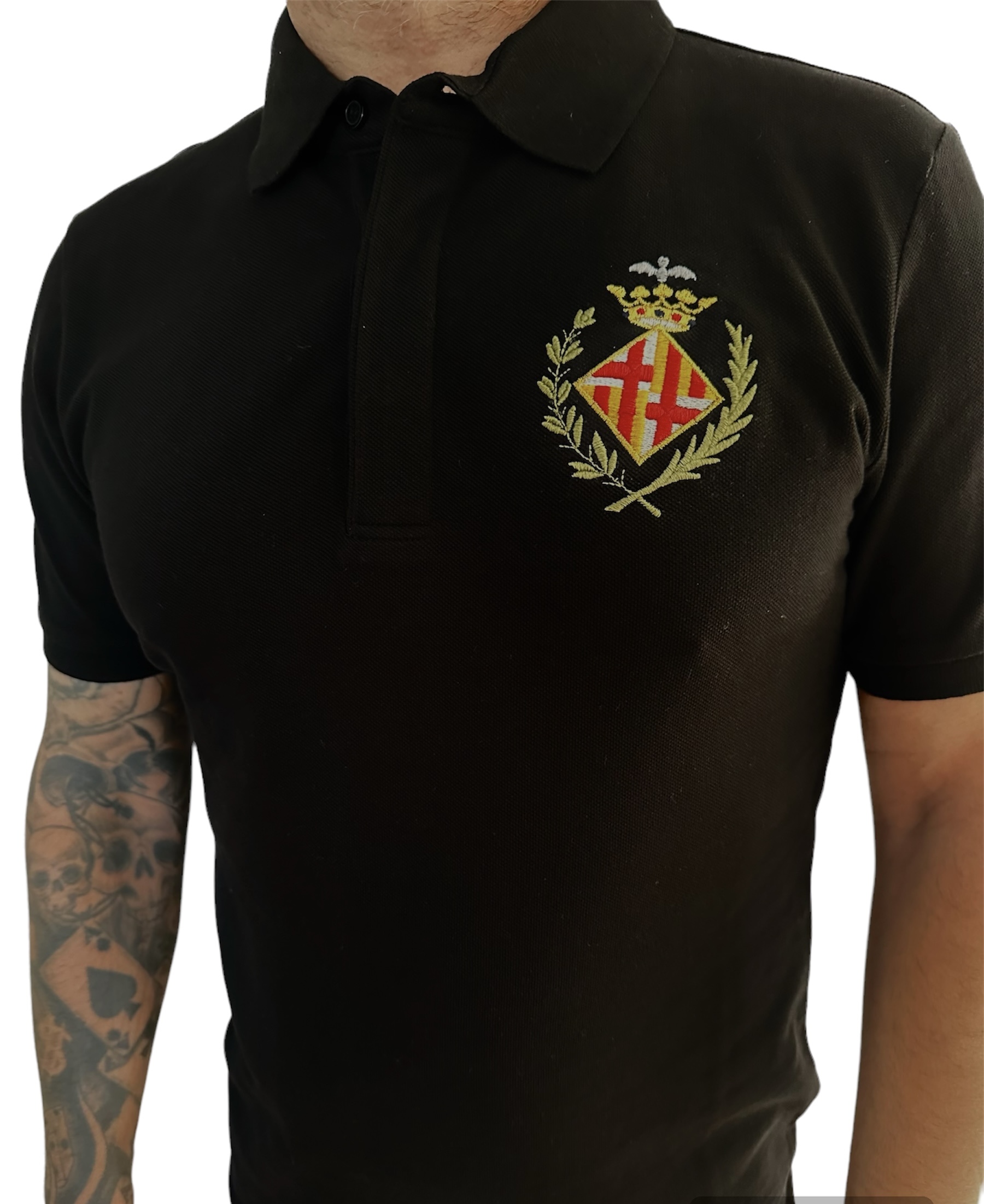 Polo negro escudo antiguo y logo en la manga. - Imagen 3